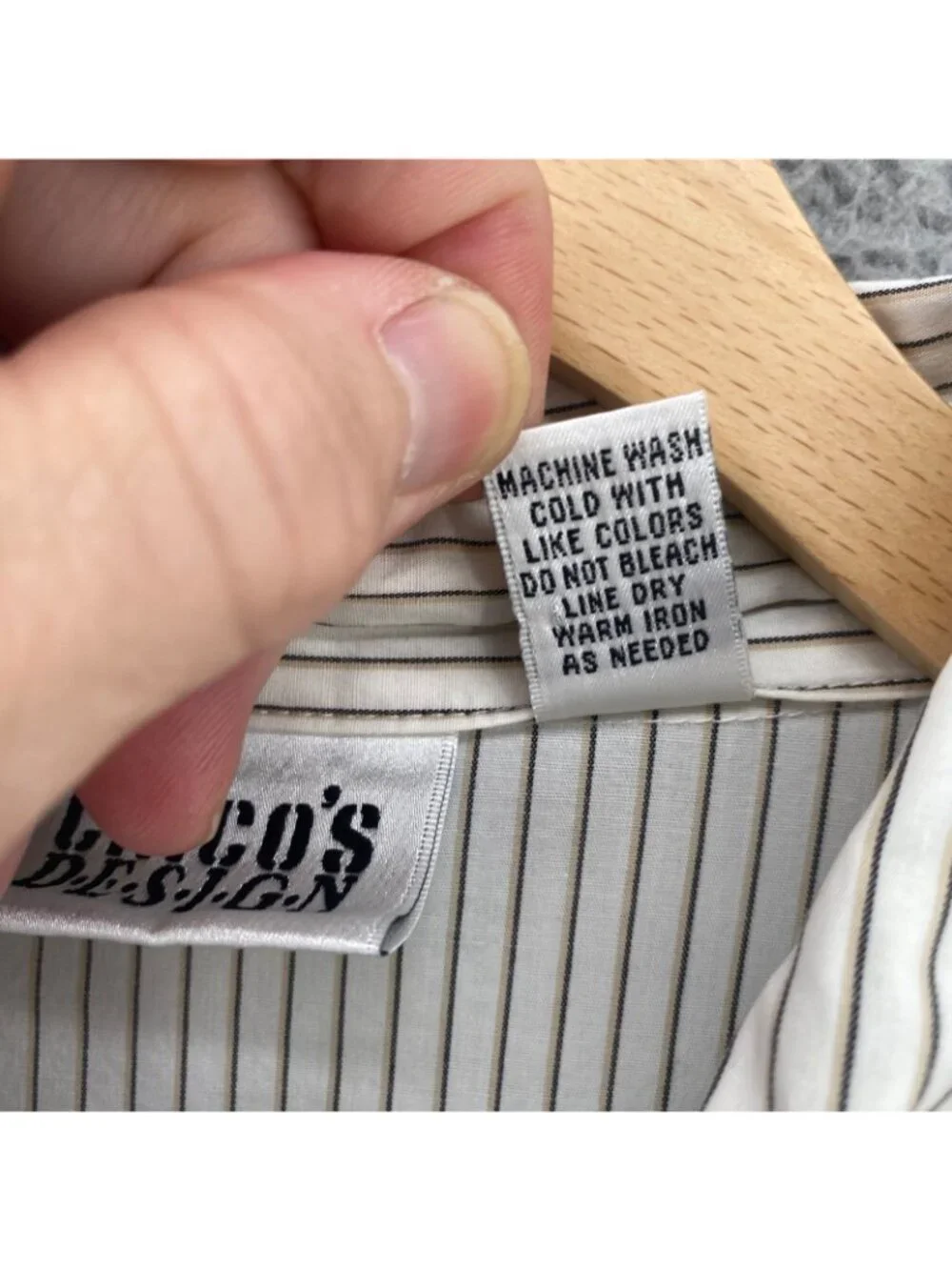 Chicos Shirt Womens 3 US Extra Large White Striped Button Up Collar Long Sleeves